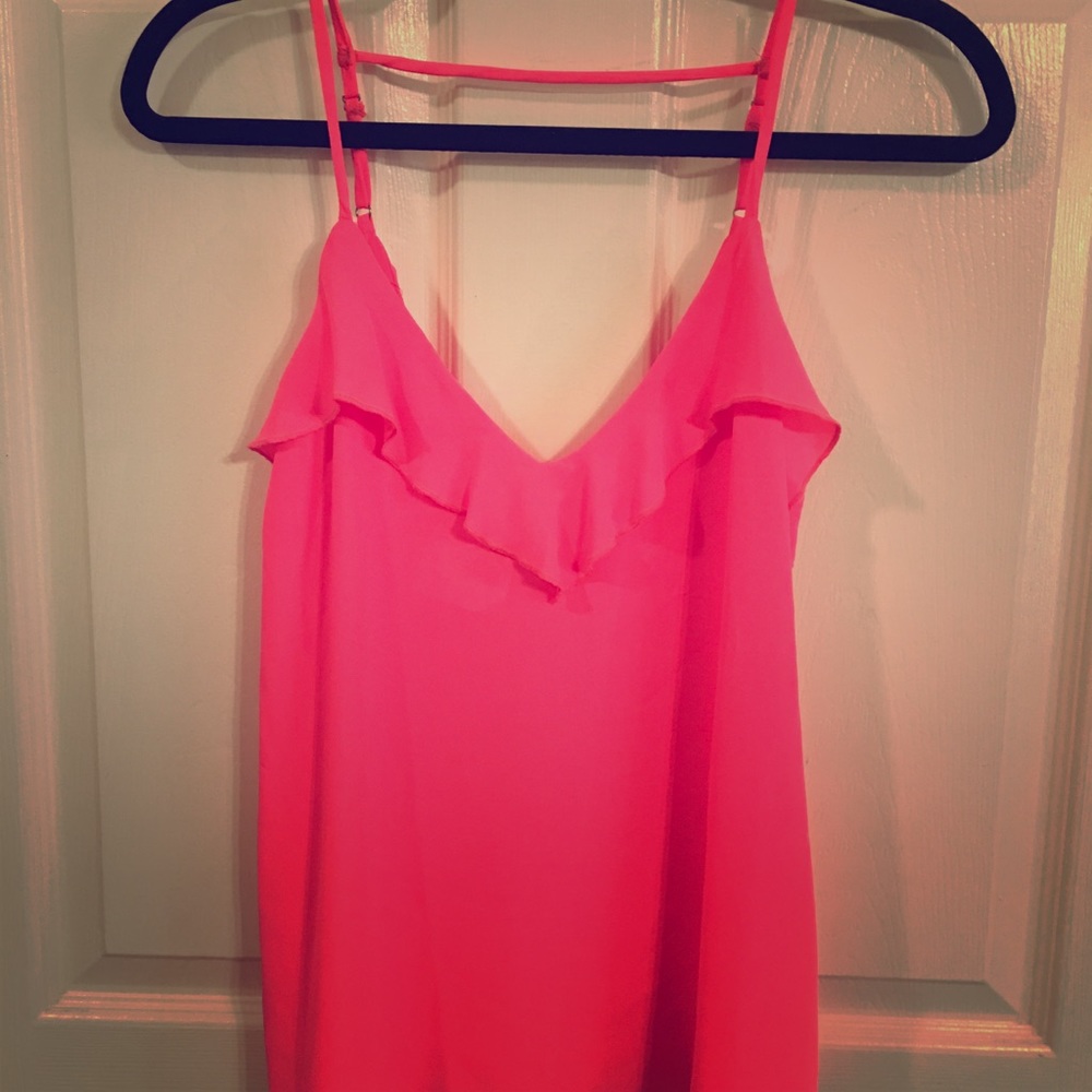 NWT Hot pink summer top, looks so cute on😍