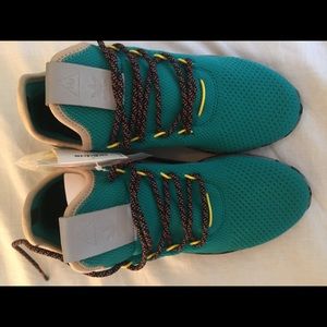 Hu Pharrell Williams Adidas US M 6 1/2 W 8.5
