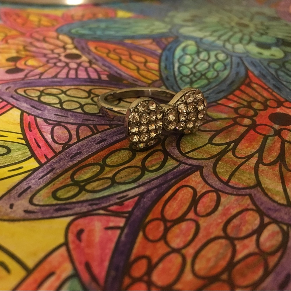 Size 6 bow ring
