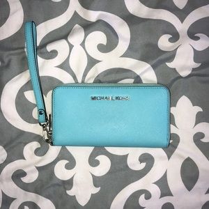 Michael kors wristlet