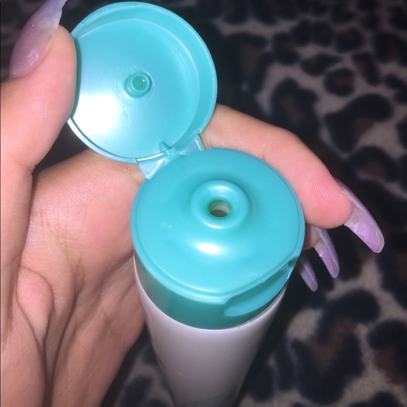 Avon straight and sleek balm - Picture 3 of 4