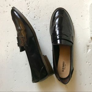 Old Navy size 9 Dark Brown Loafer