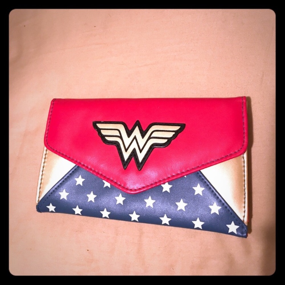 Wonder Woman clutch