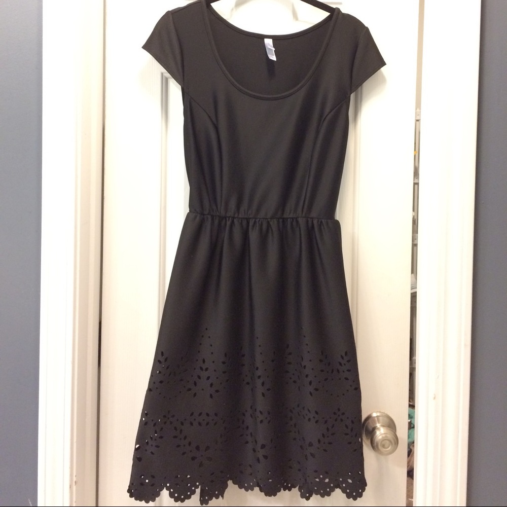 Simple LBD black dress w cut-out skirt hem