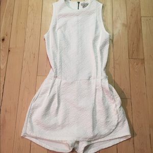 Zara white romper w/pockets