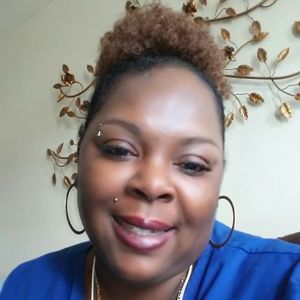 Meet your Posher, Cynthia