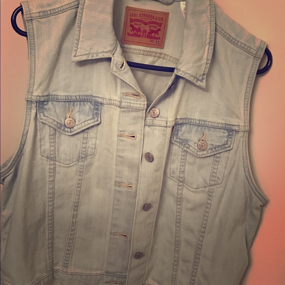 Women's Levi vest