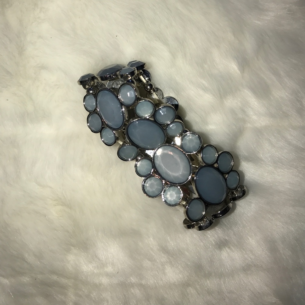 Stretchy light blue bracelet