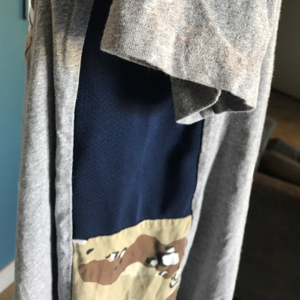 Bathing Ape limited edition T - Picture 3 of 5