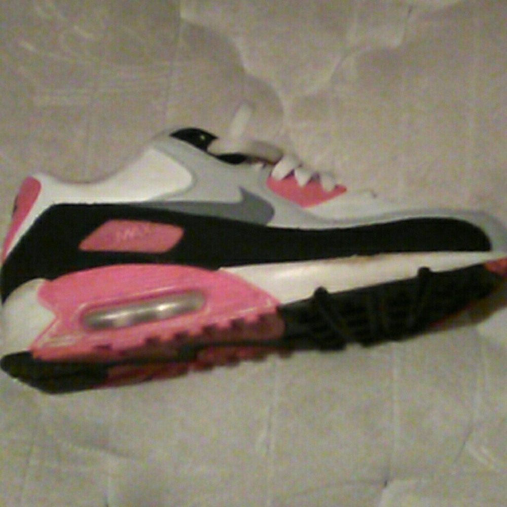 Air Max - Picture 2 of 4