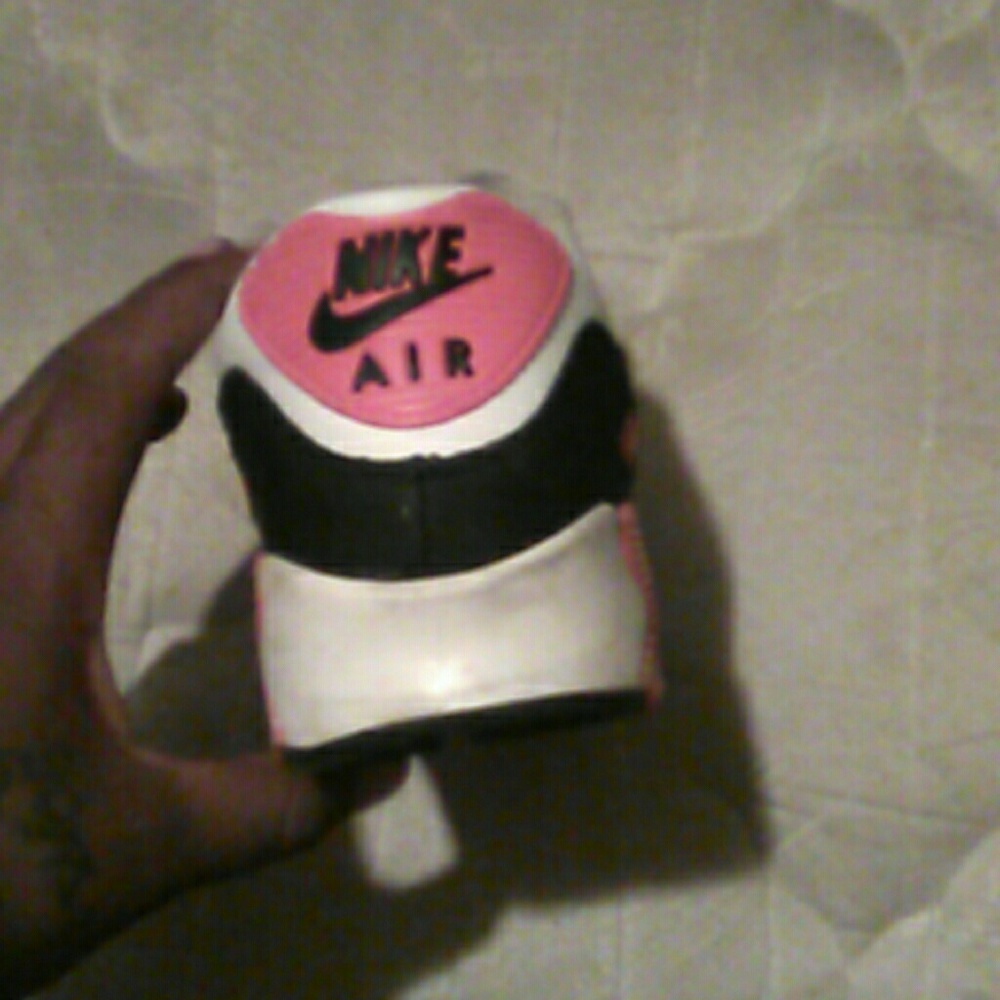 Air Max - Picture 3 of 4