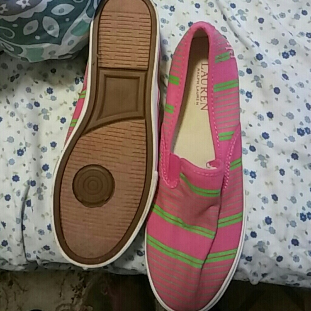 I'm selling a brand new ralph Lauren ladies shoes