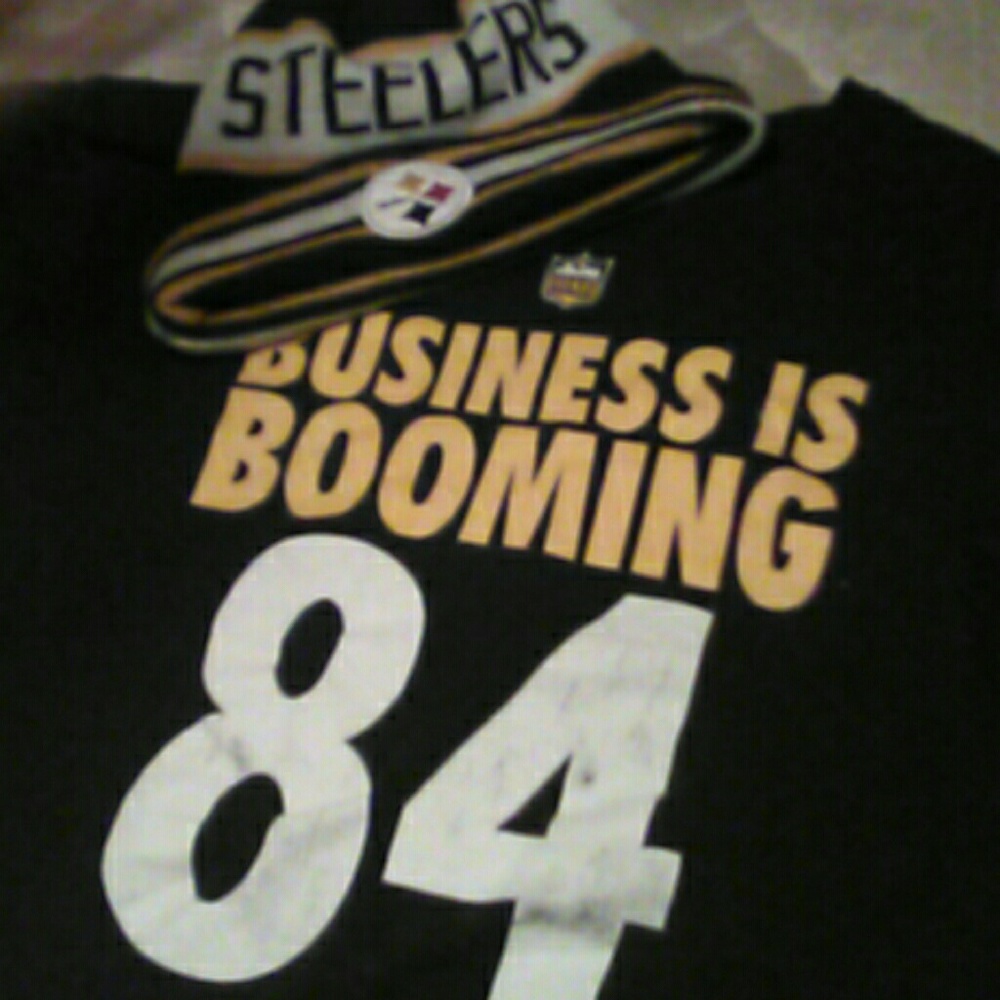 Steelers shirt and beanie