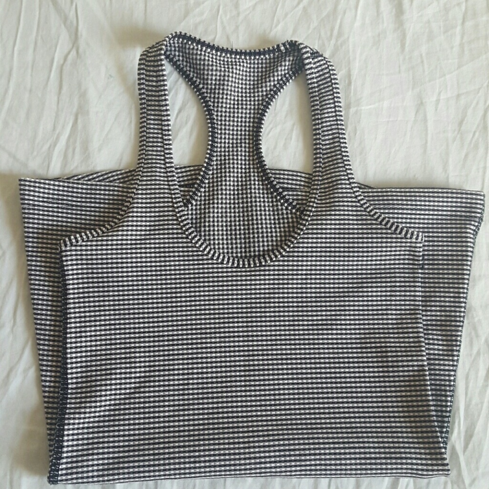 Lululemon tank size 2