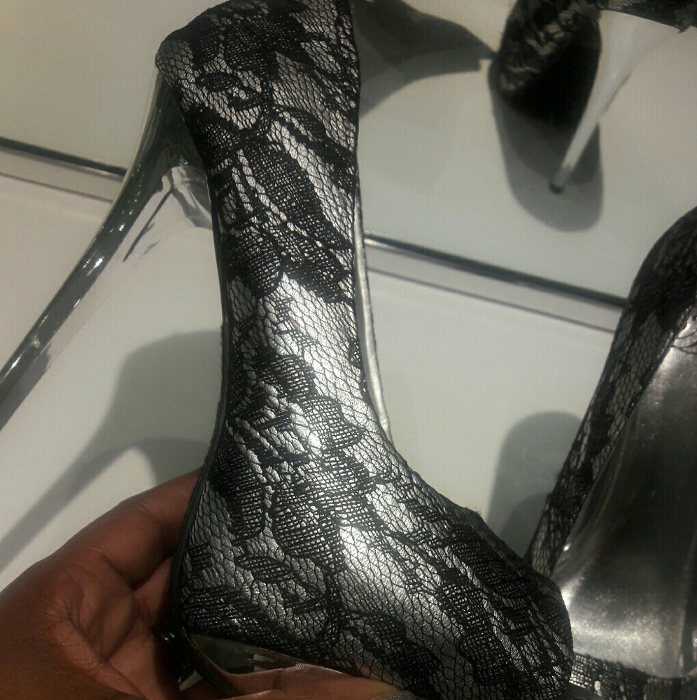 Heels - Picture 2 of 2
