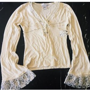 Off white bell-sleeve lace up shirt