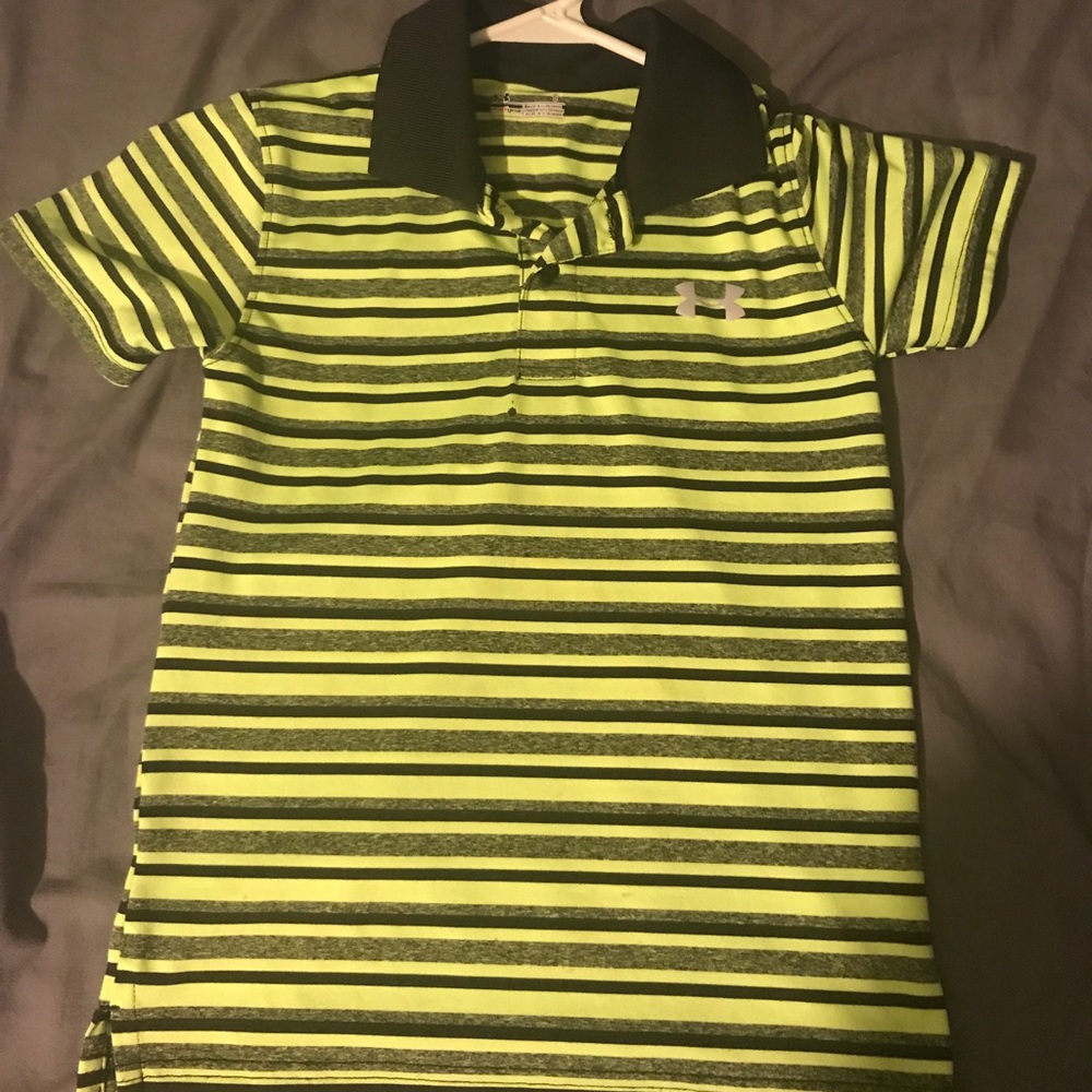 Boys size 6 under armour shirt