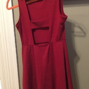 Cute going out dress! Open back and cute pattern!