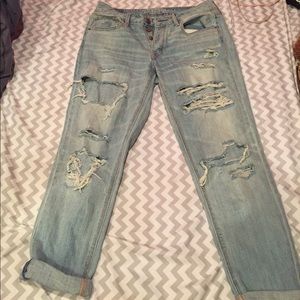 American Eagle Outfitters boyfriend jeans