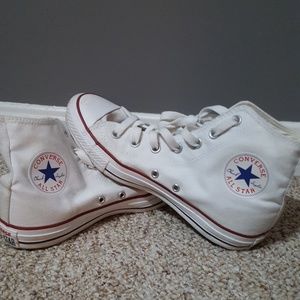 **PRICE REDUCTION White hi-top converse