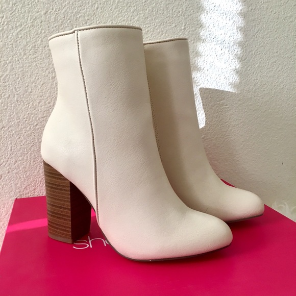 👢SOLD👢Shoedazzle ankle boots with block heels - Picture 3 of 5