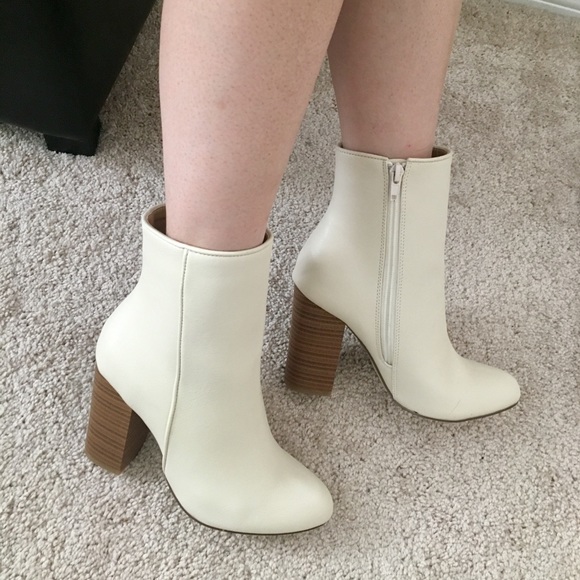 👢SOLD👢Shoedazzle ankle boots with block heels - Picture 4 of 5