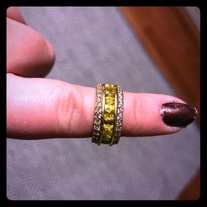 3.55ct peridot and white sapphire ring