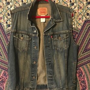 Oversized Levi's jean vest.