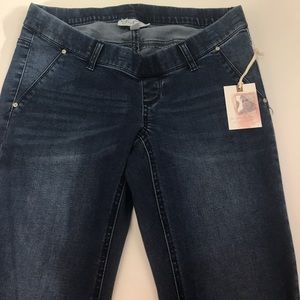 BRAND NEW Jessica Simpson Maternity Skinny Jeans