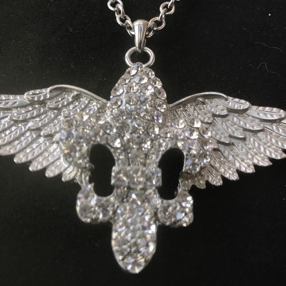 Angel wing & rhinestone  fleur de lis necklace - Picture 2 of 3