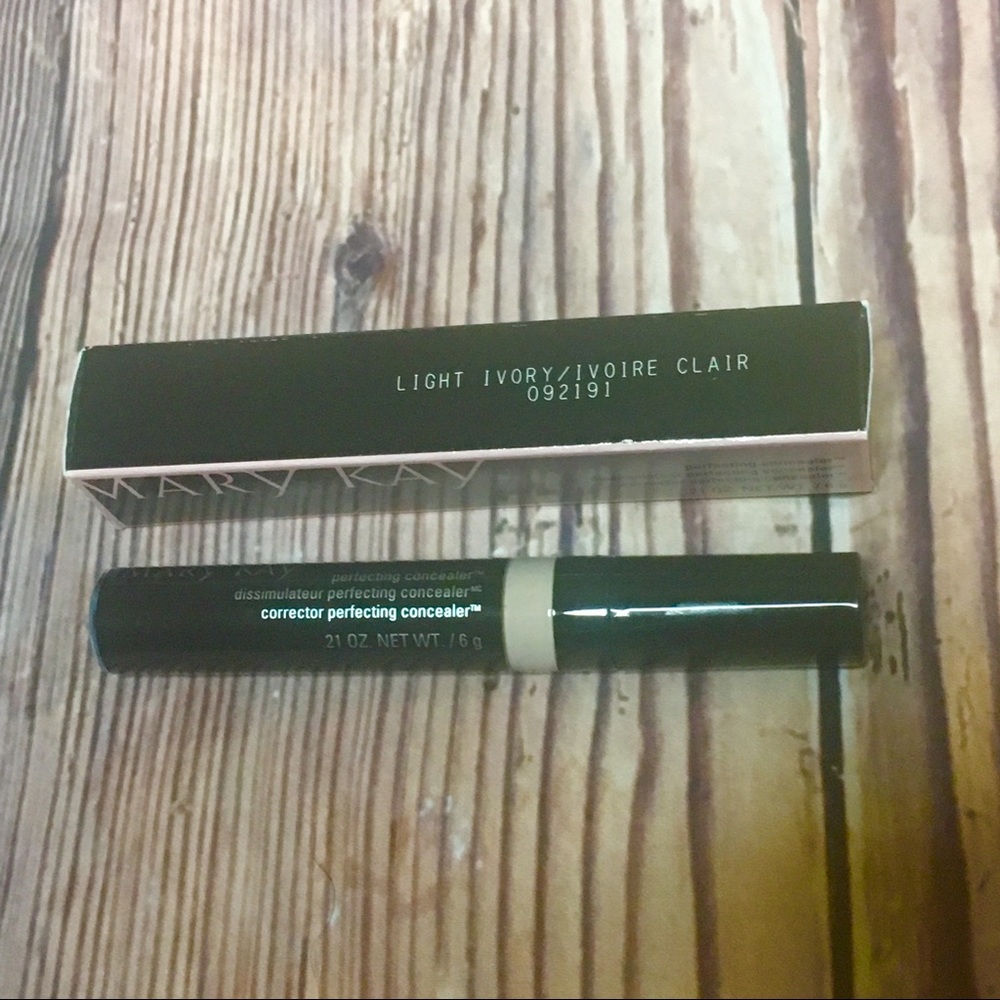 Perfecting Concealer Light Ivory (Mary Kay)