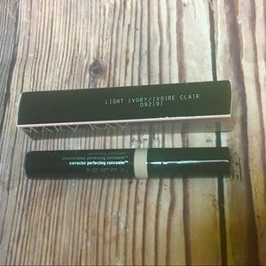 Perfecting Concealer Light Ivory (Mary Kay)