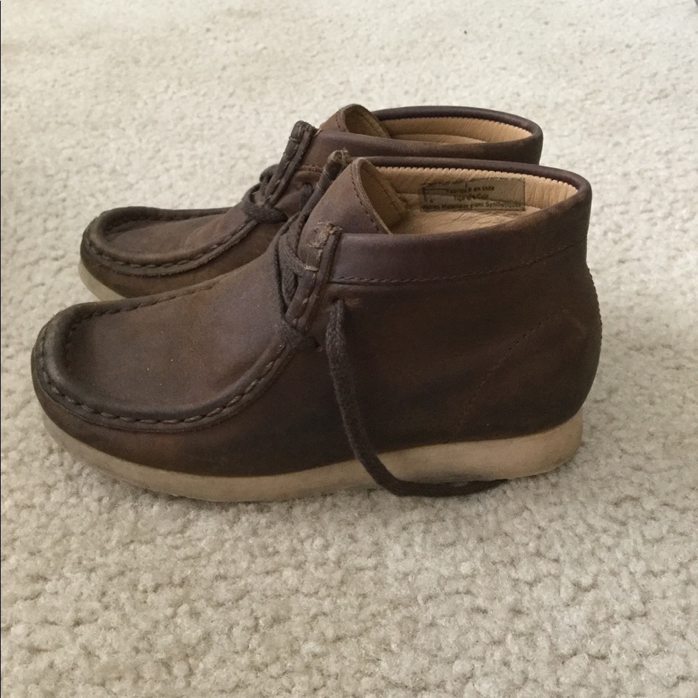 Boys shoes