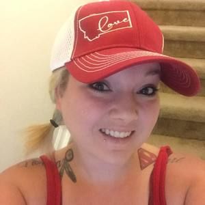 Meet your Posher, Cassandra