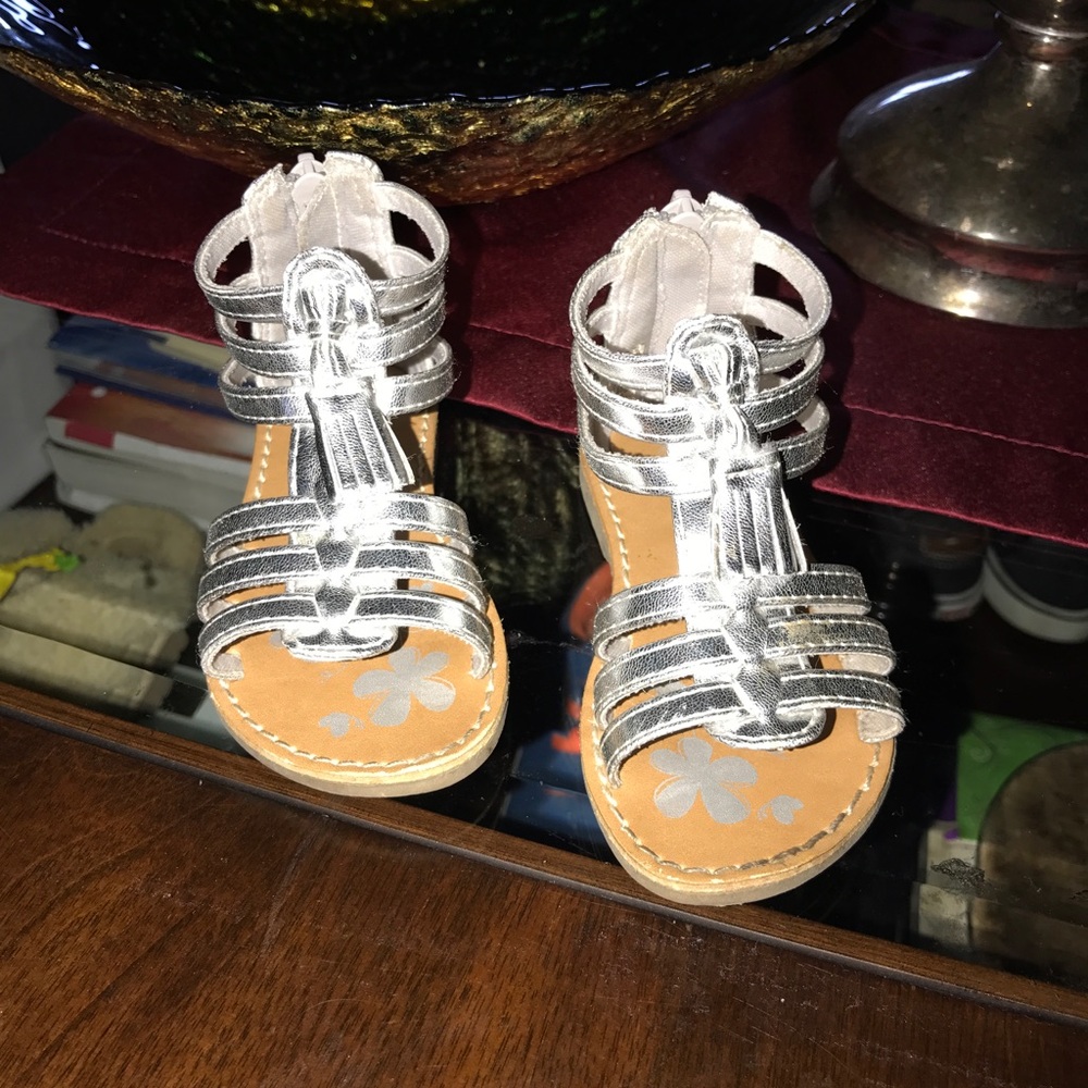 BABY GIRL SANDALS SZ 6