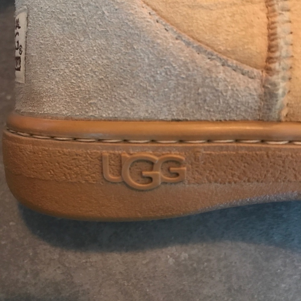 Original classic Uggs from the 90's. - Picture 7 of 8
