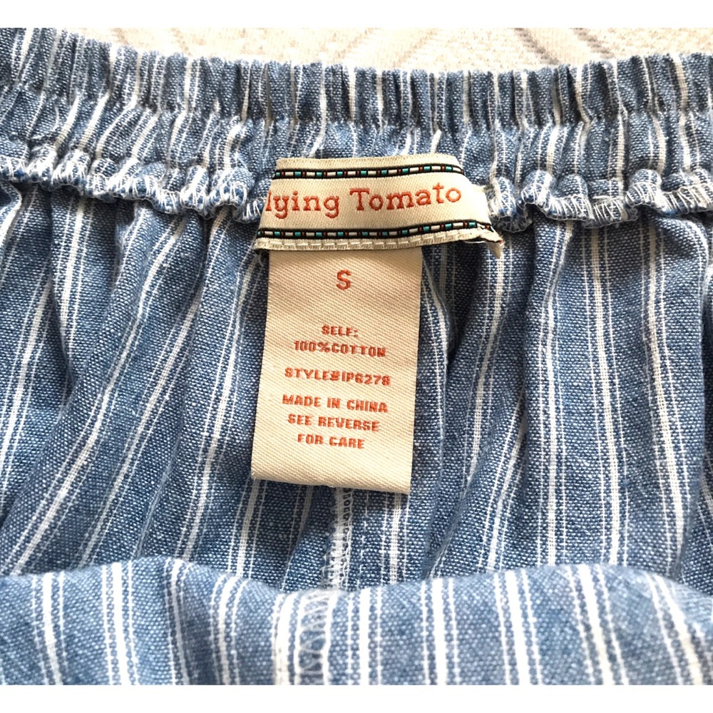 Punch blue and white embroidered shorts - Picture 3 of 7