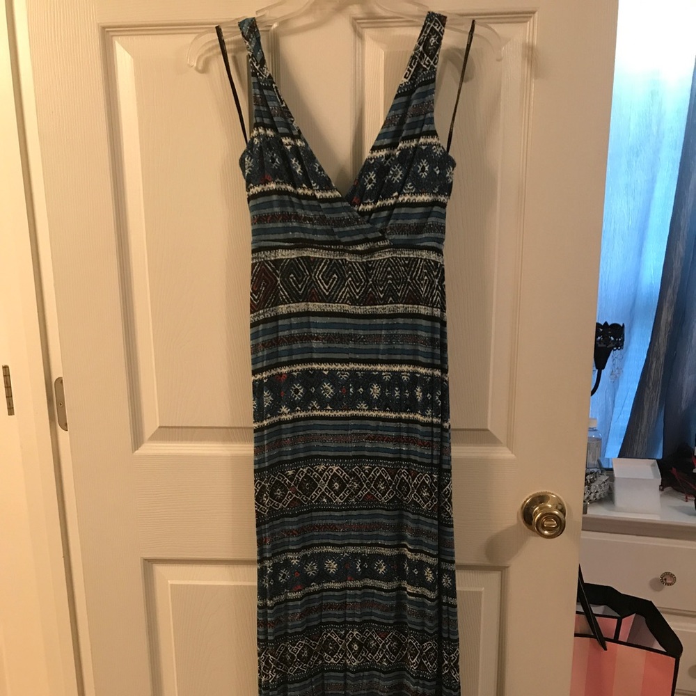 Forever 21 maxi dress size small