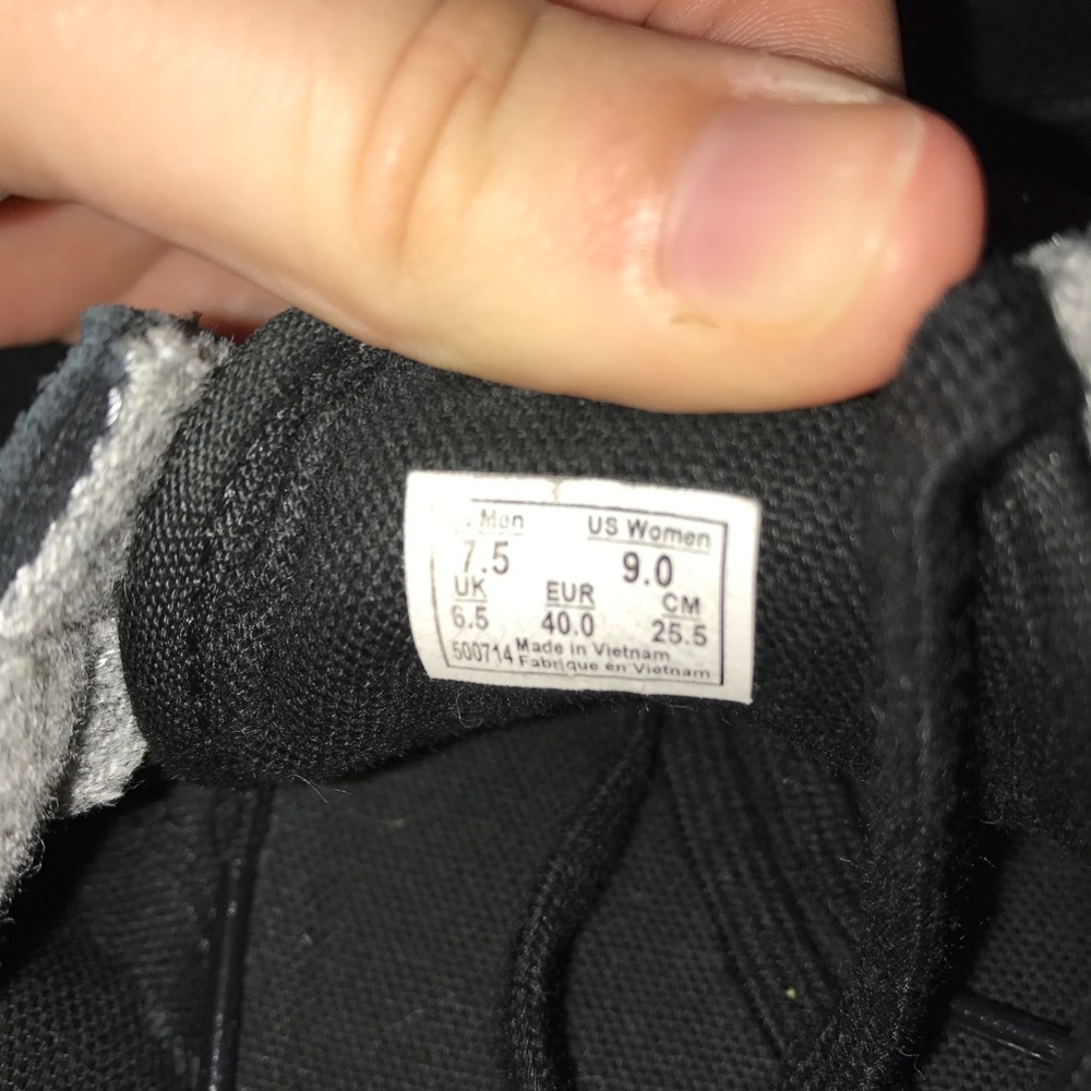 Vans - Picture 3 of 4