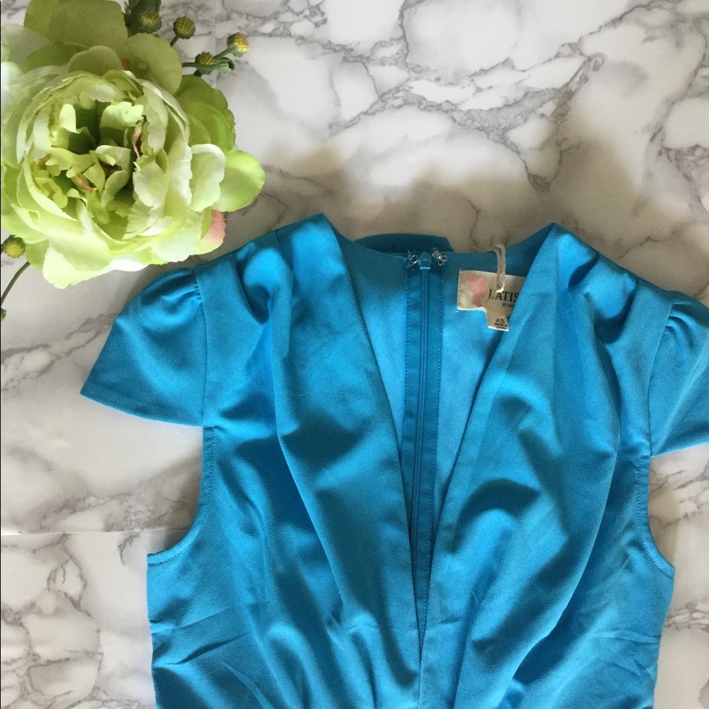 Dressy Blue Low Cut Romper! 💕