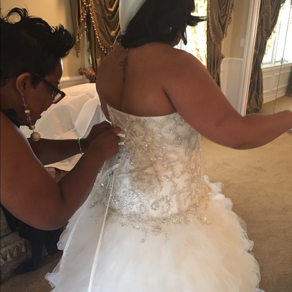 Wedding dress - Picture 3 of 7