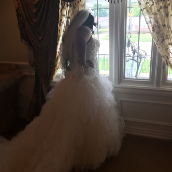 Wedding dress - Picture 4 of 7