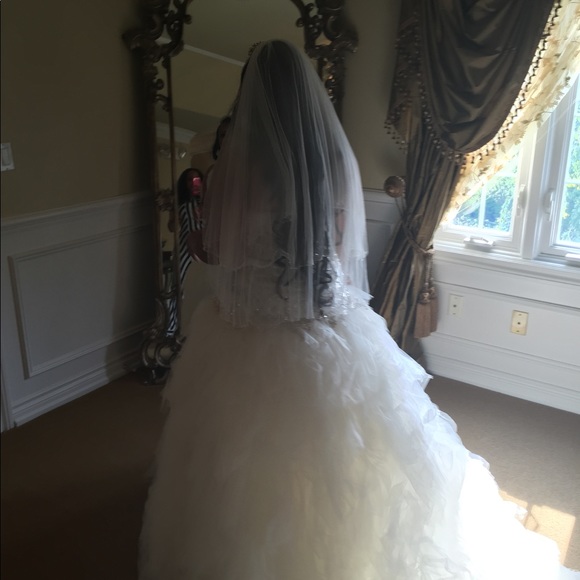 Wedding dress - Picture 6 of 7