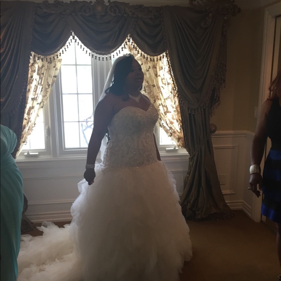 Wedding dress - Picture 7 of 7