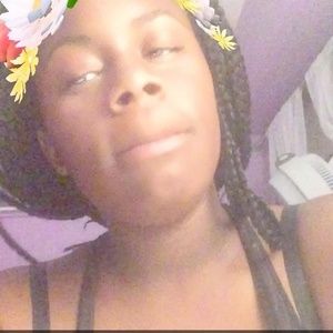 Meet your Posher, Mirah