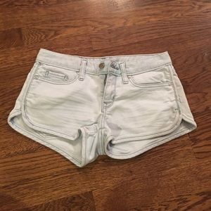 Women's Gap light wash jean shorts