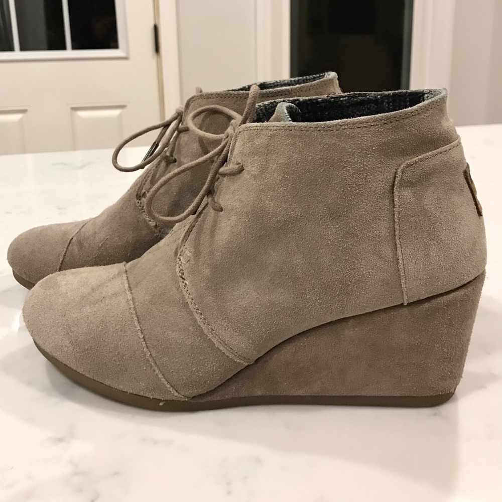 Tom's Desert Wedge Bootie, 9.5