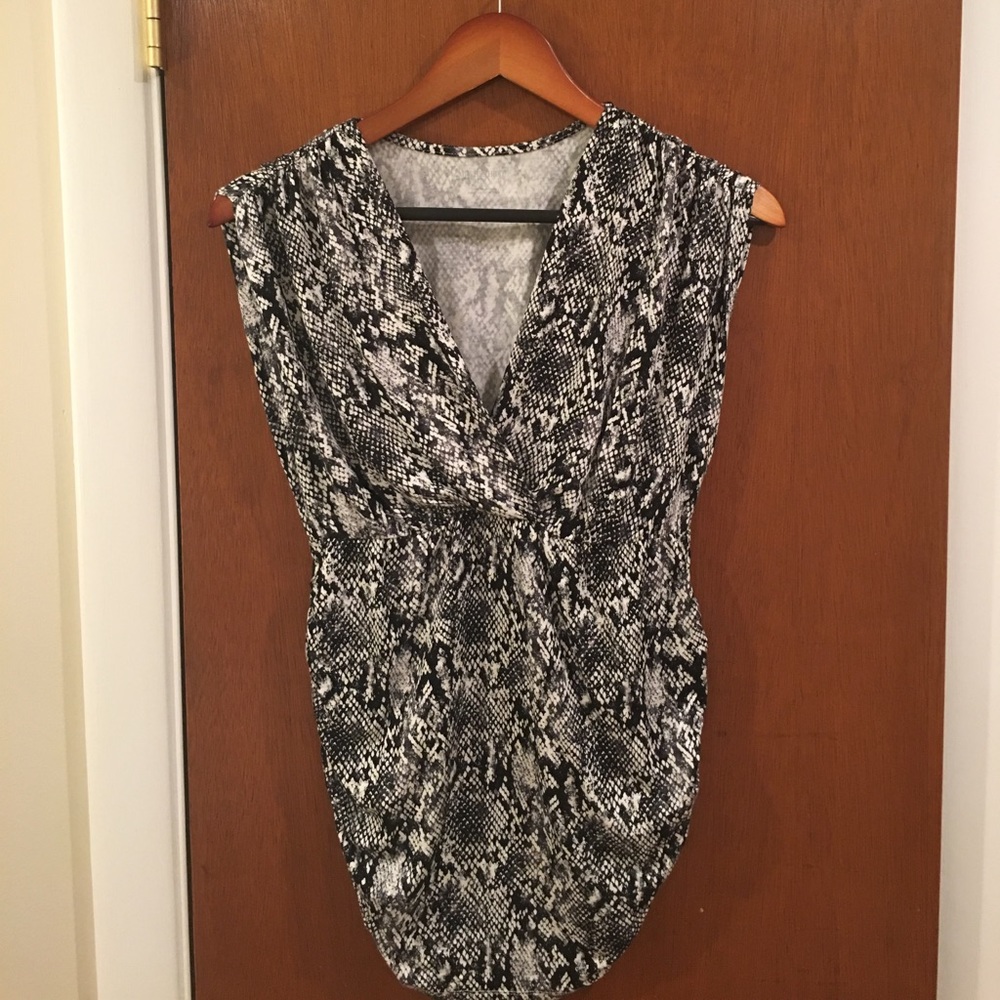 NWOT - MOTHERHOOD MATERNITY Print Blouse