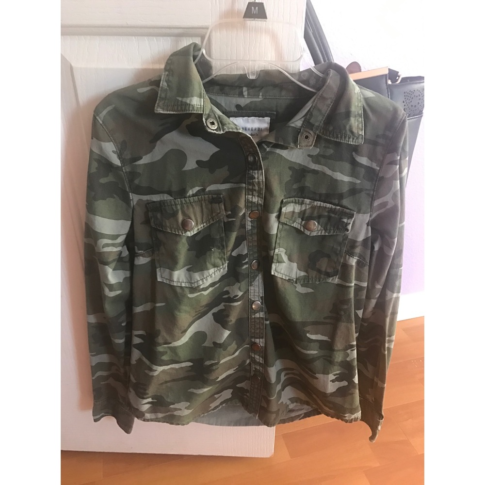 Forever 21 camo jacket/ top