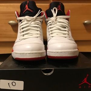 Air Jordan fire red 5s